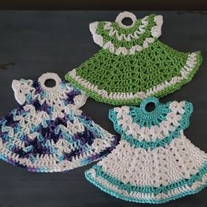 Lee's Crochet Dress Potholders